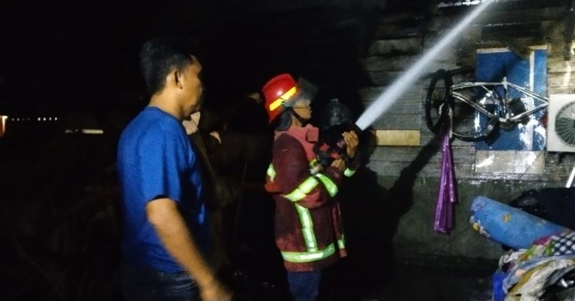 KEBAKARAN RUKO DI BATU KAPAL