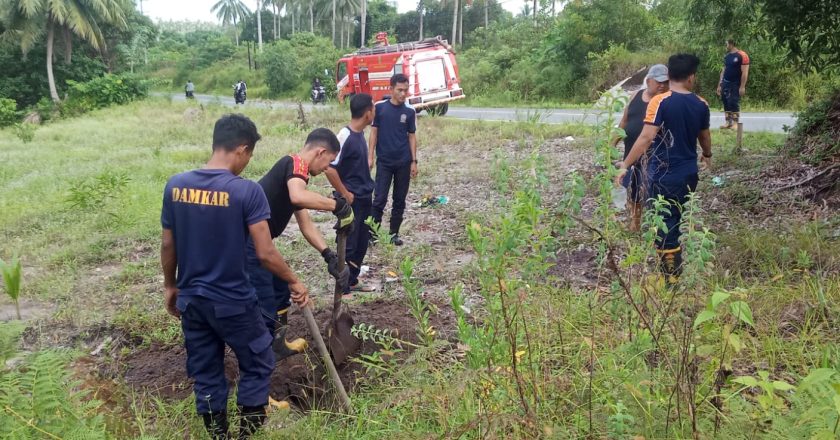 EVAKUASI ANJING MATI DI SENUBING NATUNA